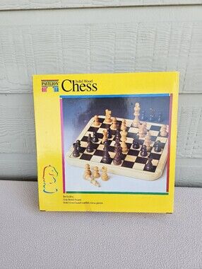 VTG Pavilion Solid Wood Chess Game 1992 Oak Board Hand Carved Pieces